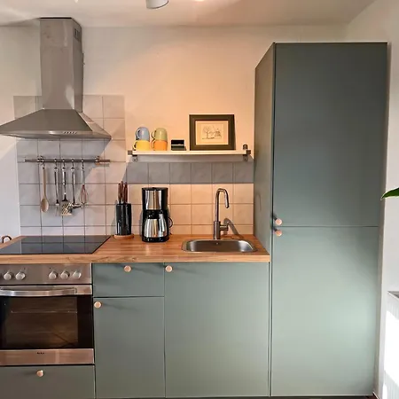 Comfortable In Quaint Village Apartman