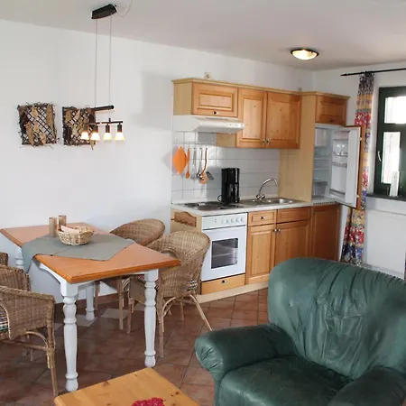 Comfortable In Quaint Village *