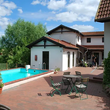 Comfortable In Quaint Village *