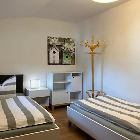 Comfortable In Quaint Village Daire Barlin