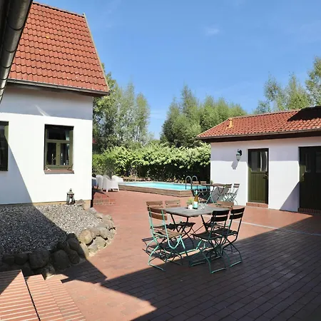 Comfortable In Quaint Village Daire Barlin